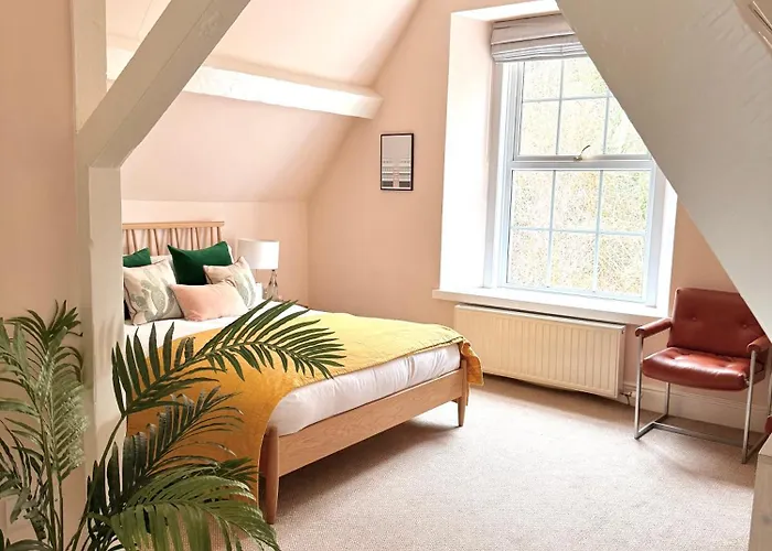 Coed Mawr Hall Bed & Breakfast